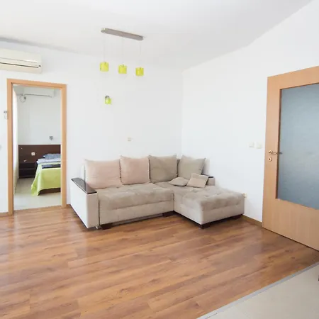 градина Garden - 2 Bedrooms With Pool&parking Spot