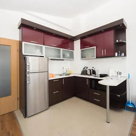 градина Garden - 2 Bedrooms With Pool&parking Spot Апартаменты *
